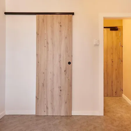 Готель Tent 2*