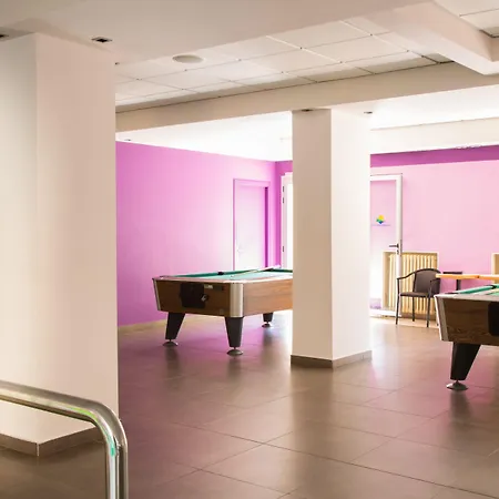 Готель Tent 2*