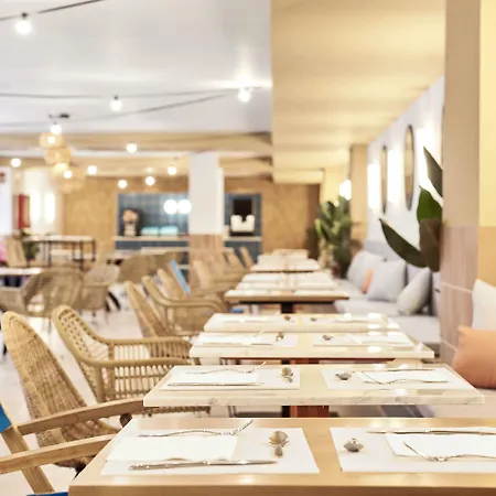 Tent 2* Λορέτ Ντε Μαρ